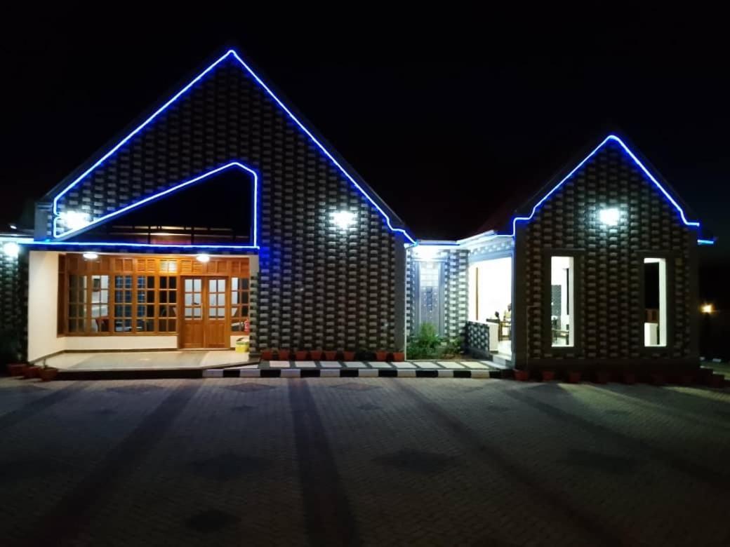 Space Lodge And Tours Muleba Buitenkant foto